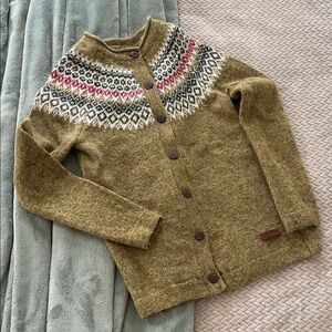 Vintage ICEWEAR olive green button down wool sweater